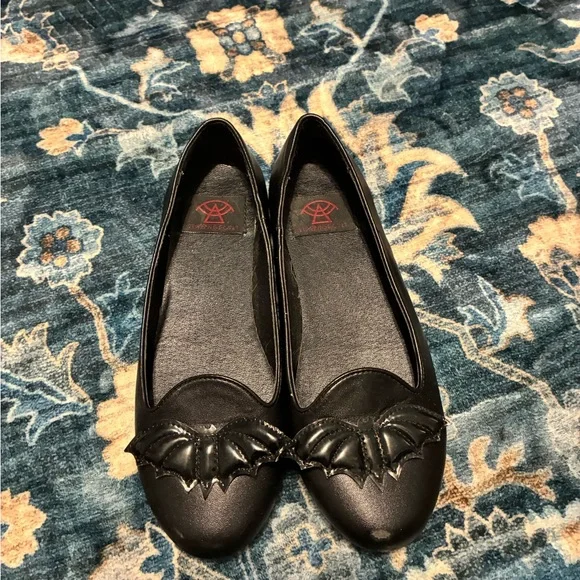 Chic Black Women's Loafers - Picture 2 of 4